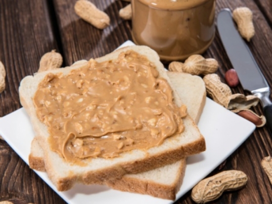 Bơ đậu phộng giúp bé tăng cân nhanh Bơ đậu phộng giúp bé tăng cân nhanh