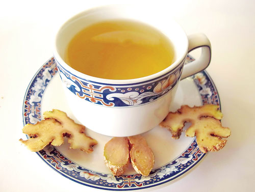 Khi bị nôn cho trẻ uống nước gừng Cách xử lý khi trẻ bị nôn