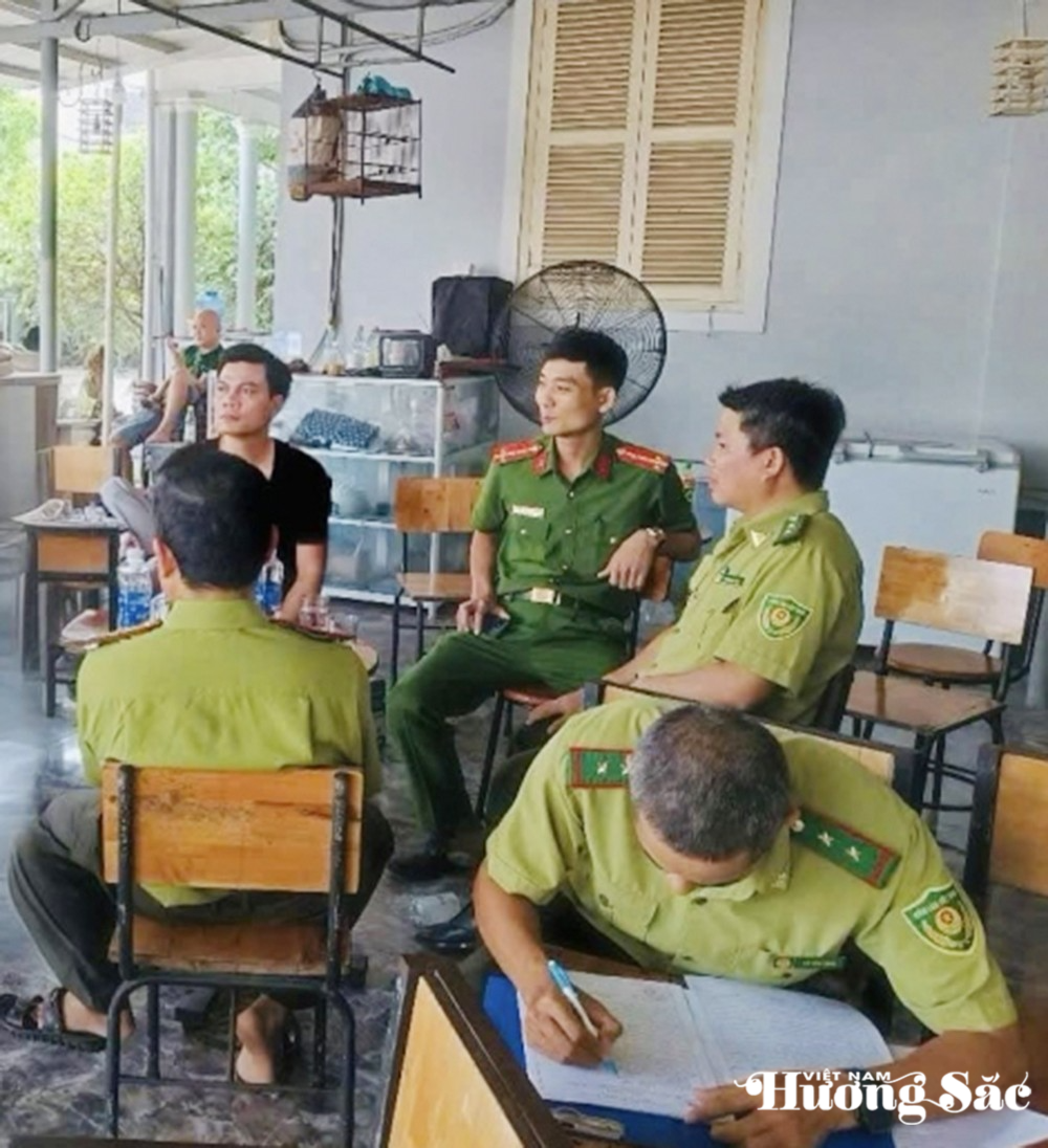 Huế: Sau gần một tháng chỉ có một người đăng ký nuôi chim hợp pháp Huế: Sau gần một tháng chỉ có một người đăng ký nuôi chim hợp pháp