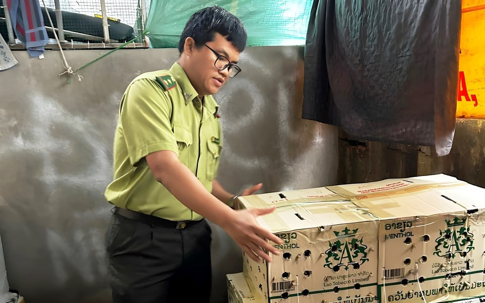 Lực lượng kiểm lâm Huế tịch thu 1.000 chim chào mào không rõ nguồn gốc, tàng trữ tại một bến xe khách trên địa bàn vào năm 2024.